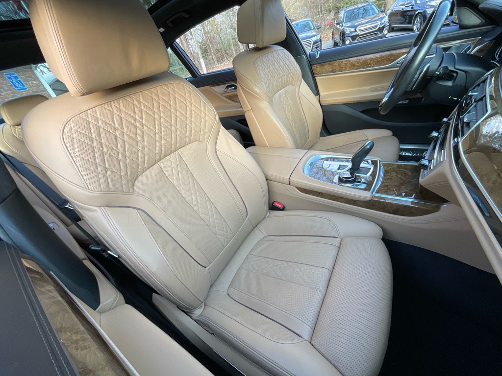 2016 BMW 7 Series Image 18