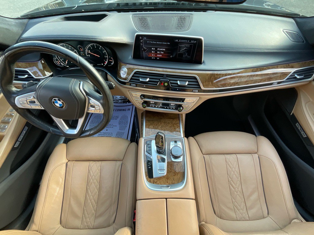 2016 BMW 7 Series Image 20