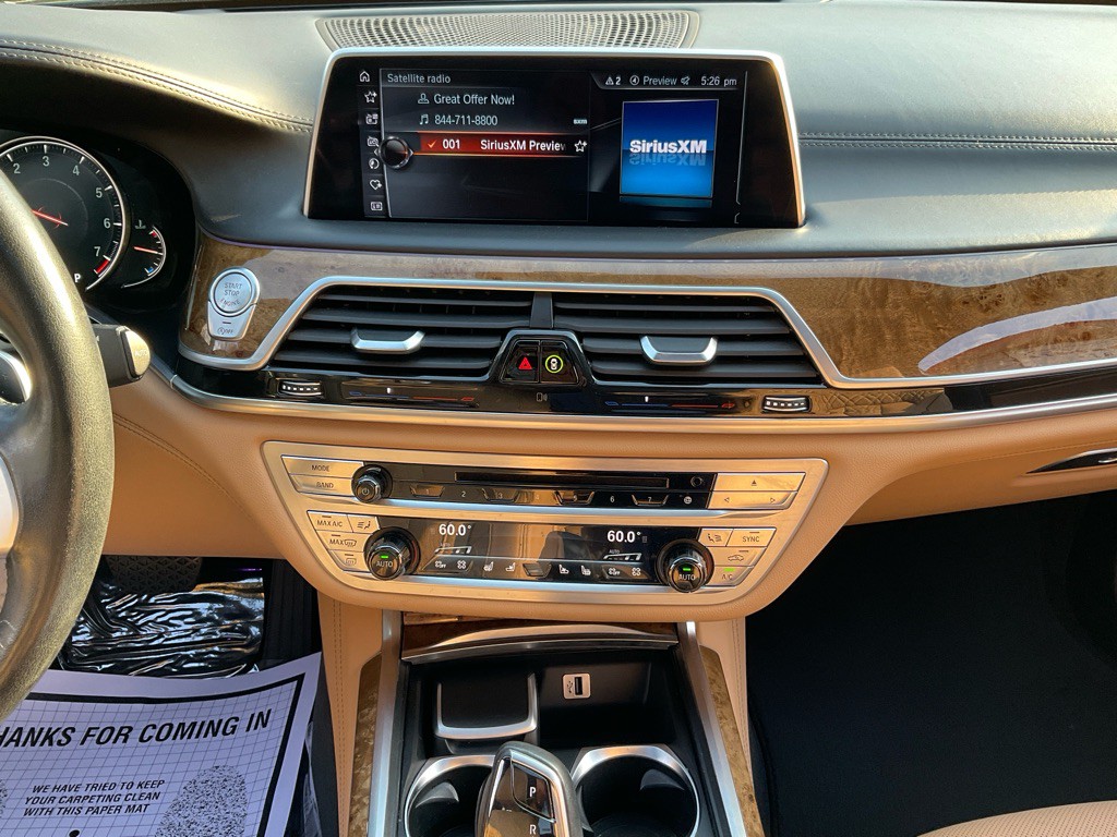 2016 BMW 7 Series Image 21