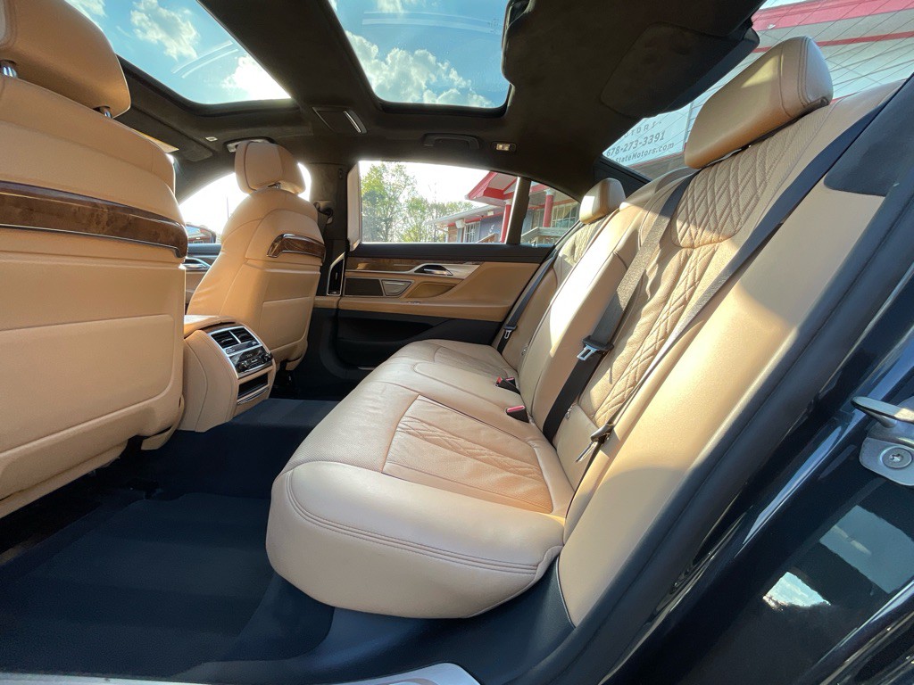 2016 BMW 7 Series Image 28