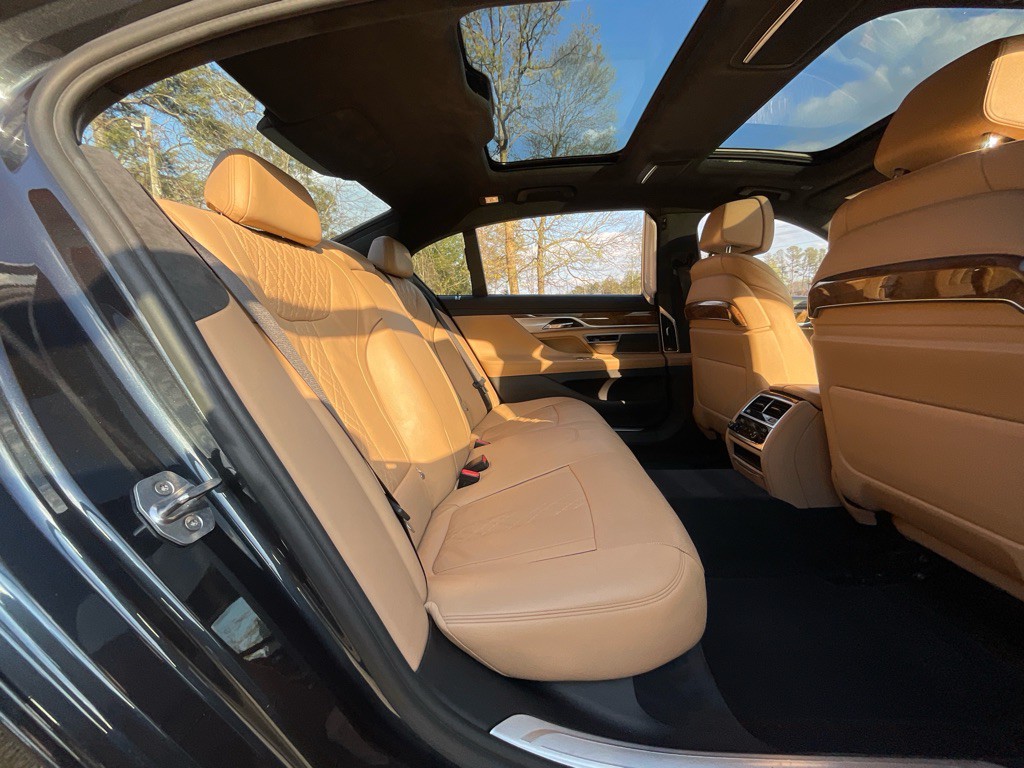 2016 BMW 7 Series Image 31