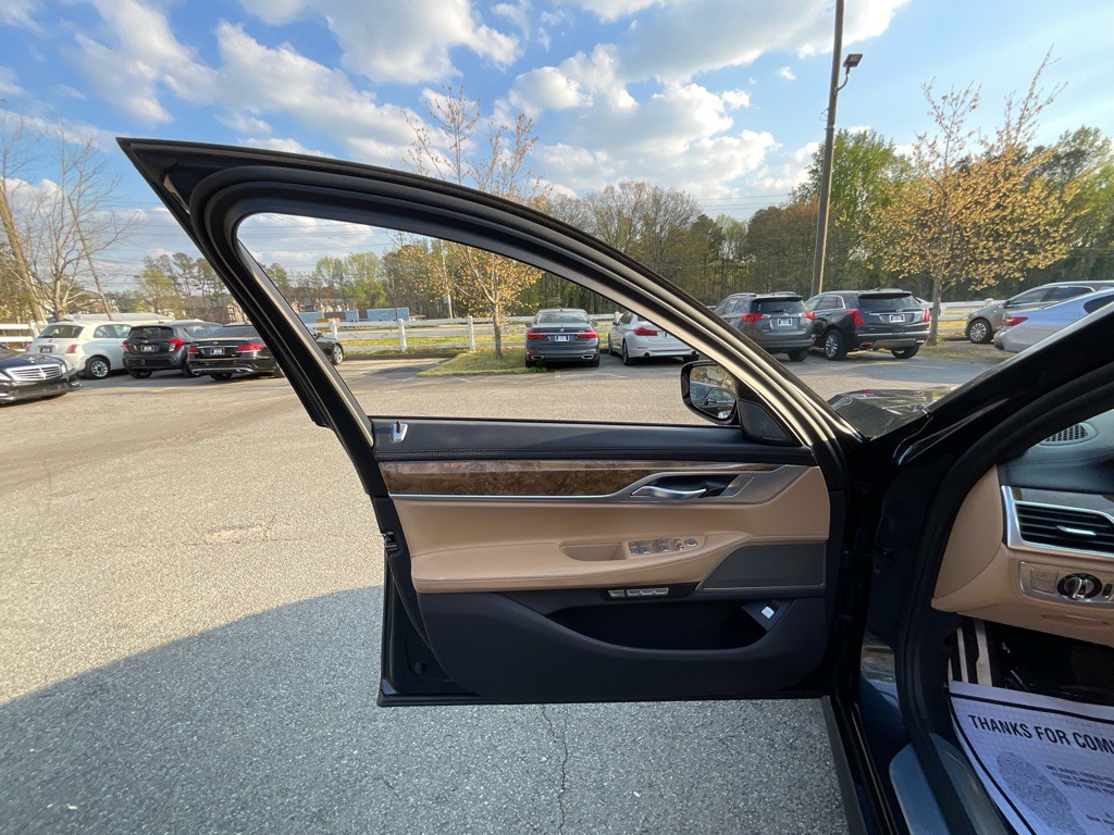 2016 BMW 7 Series Image 40