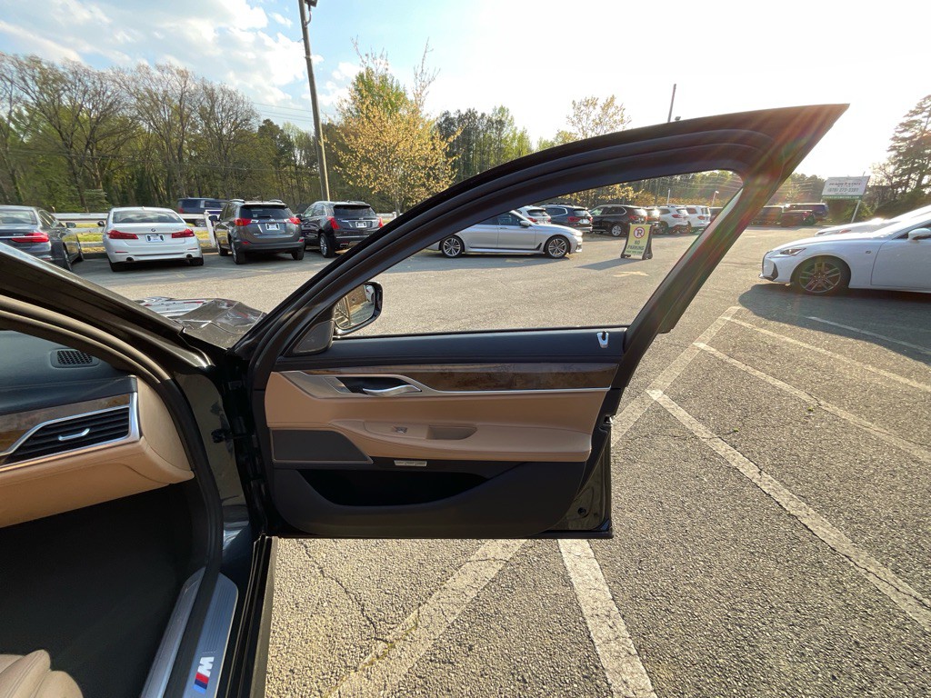 2016 BMW 7 Series Image 44