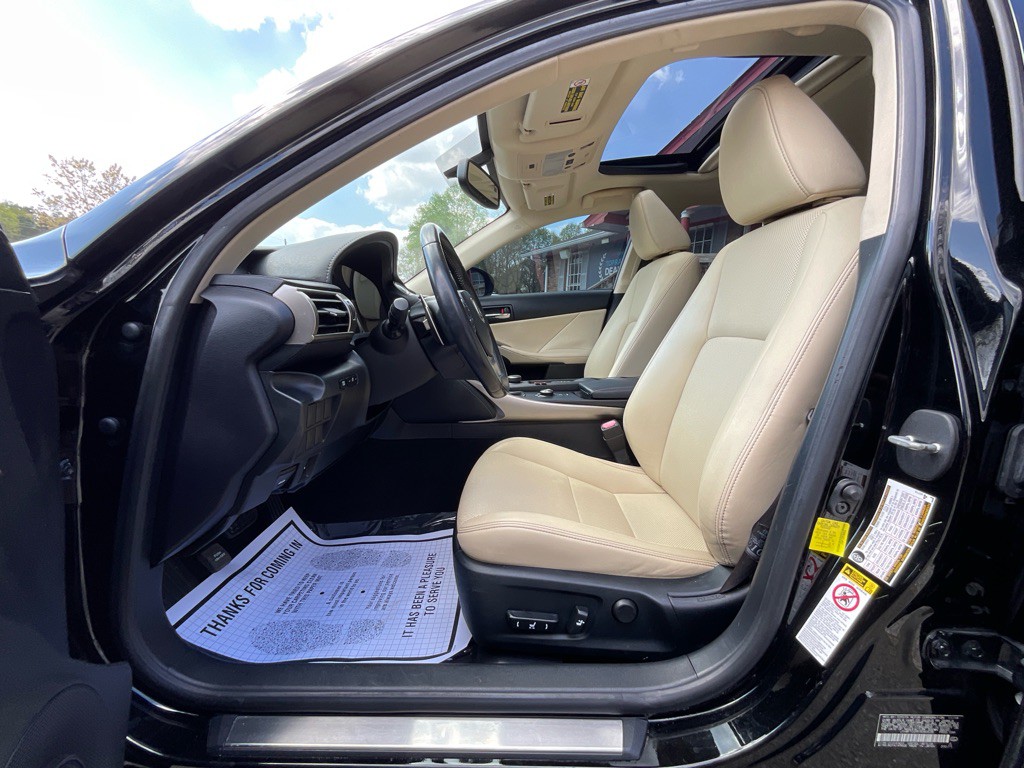 2015 Lexus IS 250 Image 13