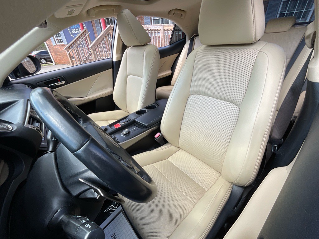 2015 Lexus IS 250 Image 15