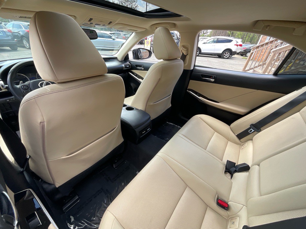 2015 Lexus IS 250 Image 29