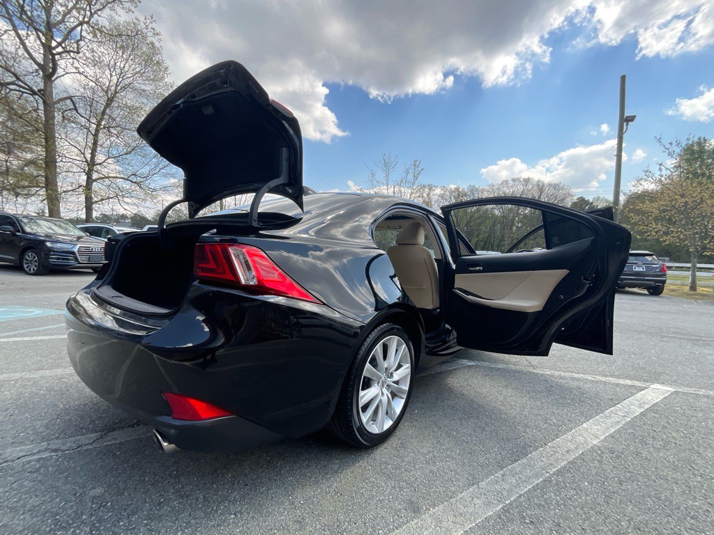 2015 Lexus IS 250 Image 36