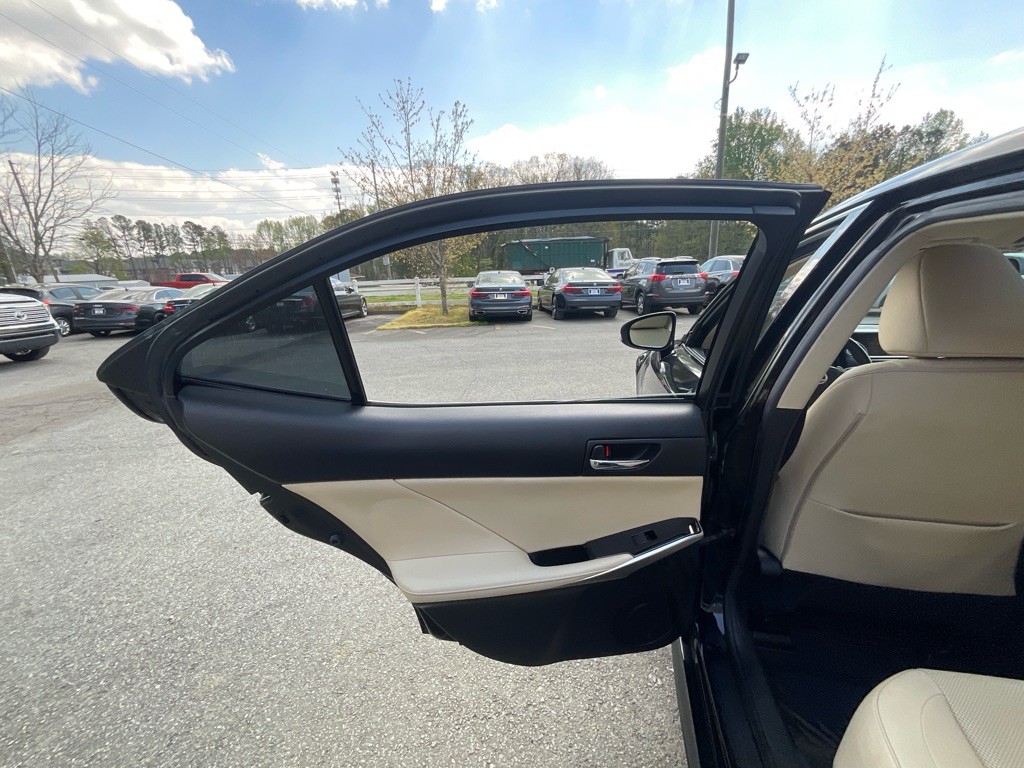 2015 Lexus IS 250 Image 42