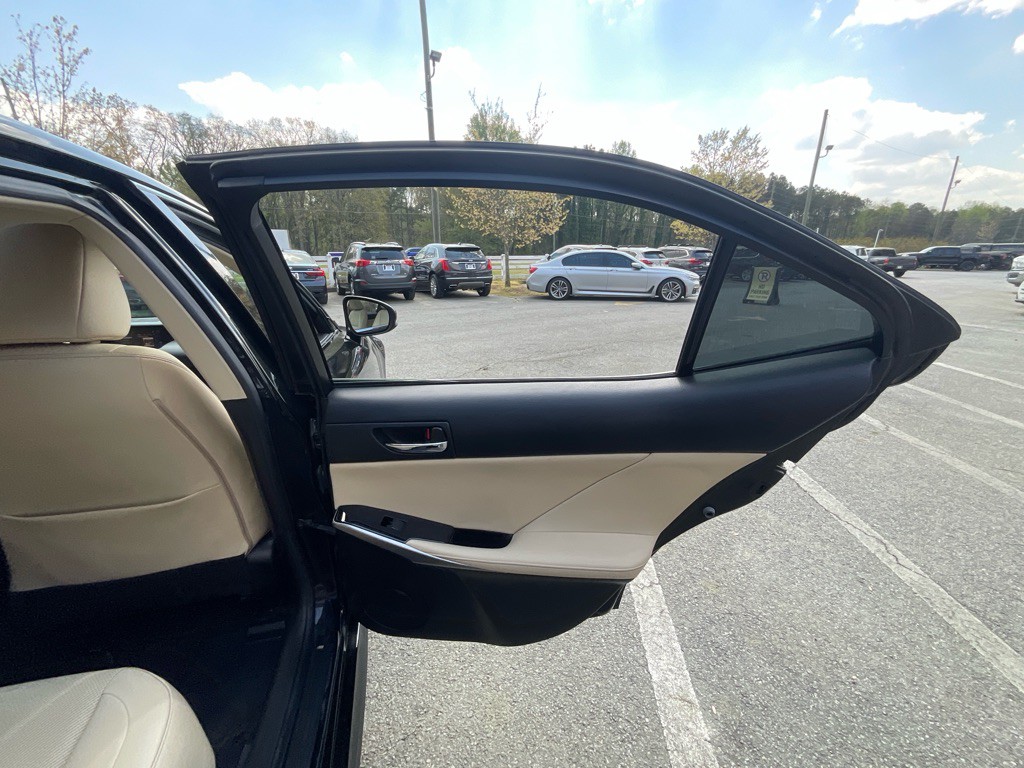 2015 Lexus IS 250 Image 44