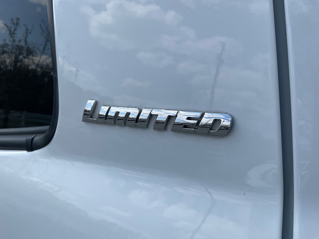 2015 Toyota Tundra Image 10