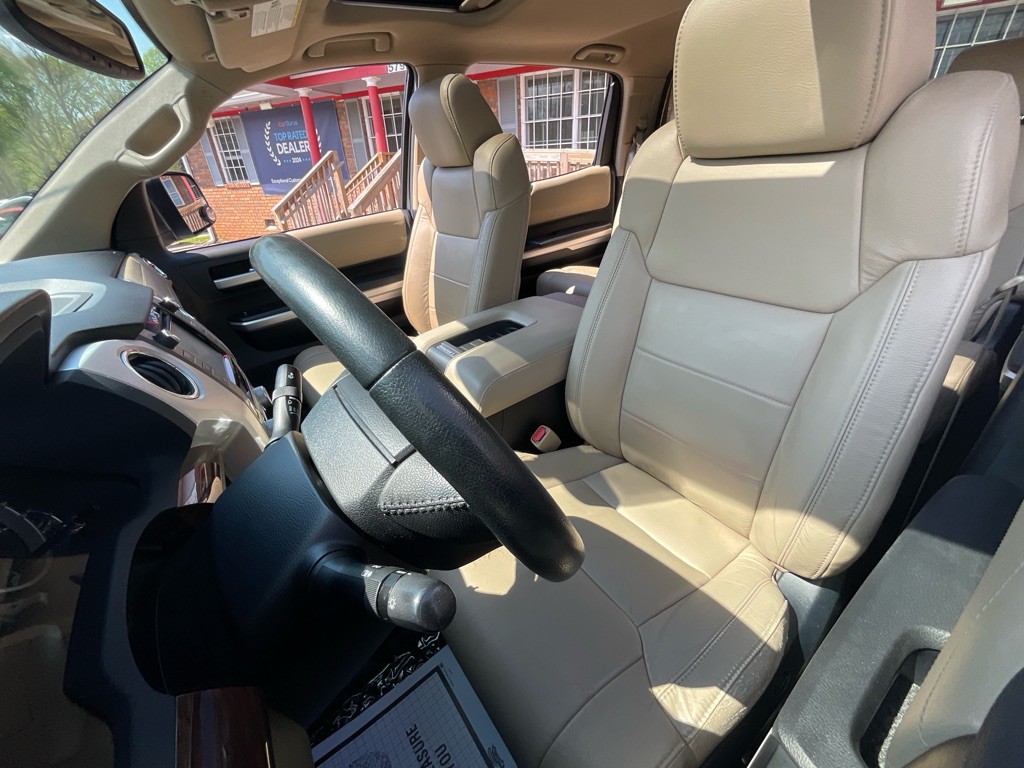 2015 Toyota Tundra Image 17