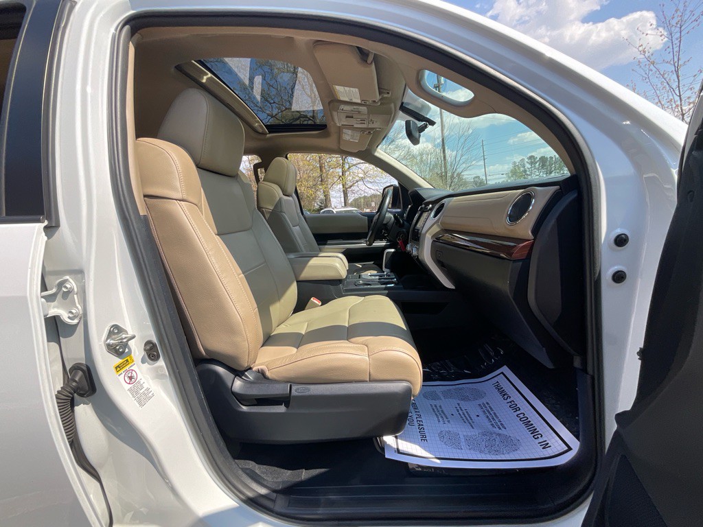 2015 Toyota Tundra Image 18