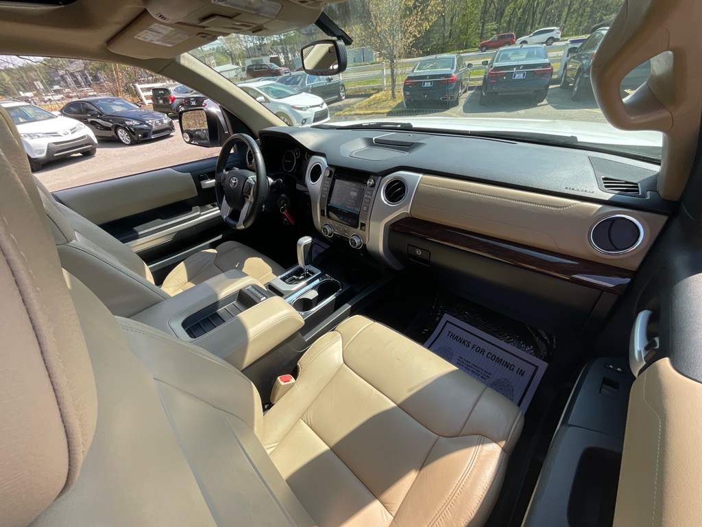 2015 Toyota Tundra Image 19