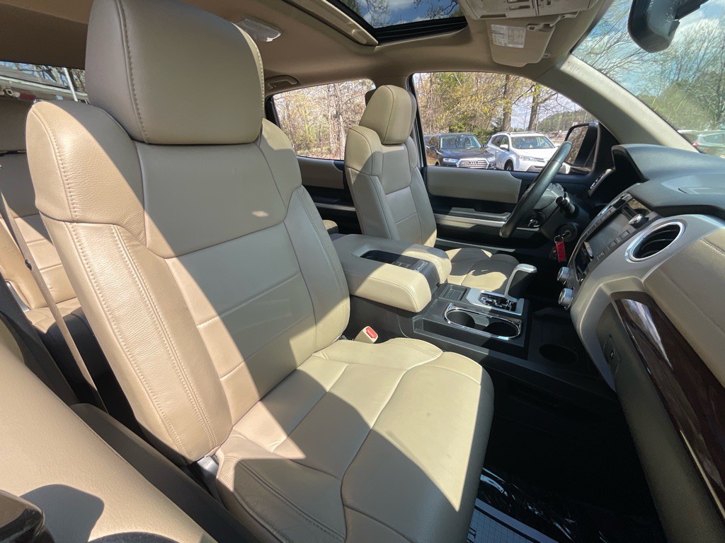2015 Toyota Tundra Image 20