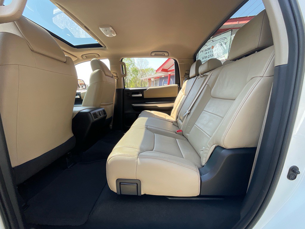 2015 Toyota Tundra Image 30