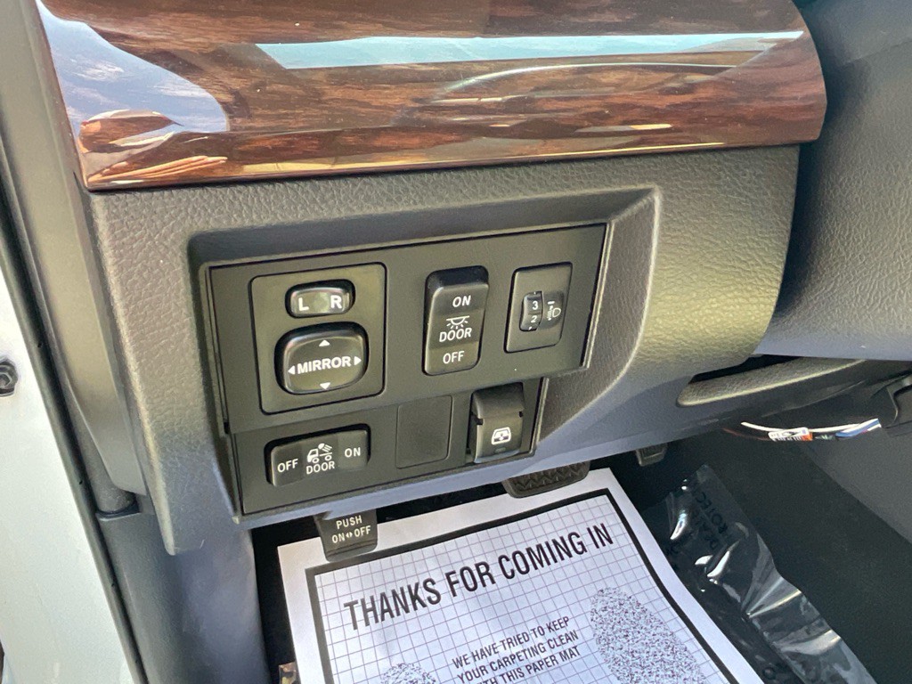 2015 Toyota Tundra Image 44