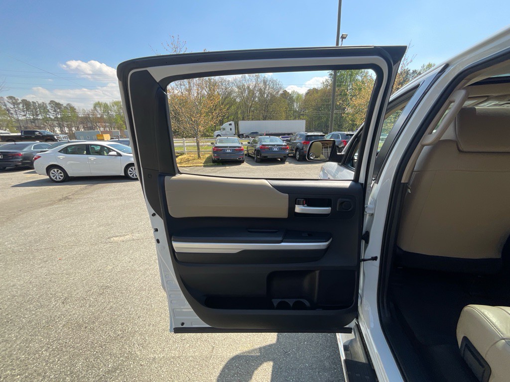 2015 Toyota Tundra Image 45