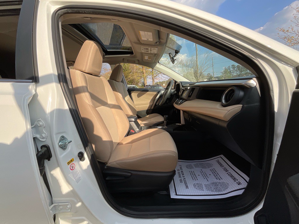 2015 Toyota Rav4 Image 17