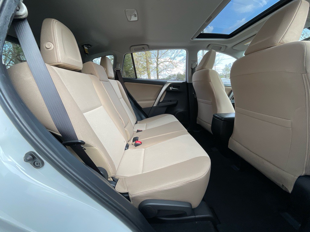 2015 Toyota Rav4 Image 32