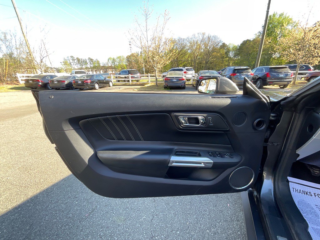 2015 Ford Mustang Image 31