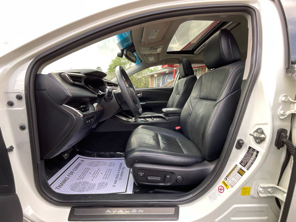 2014 Toyota Avalon Image 15