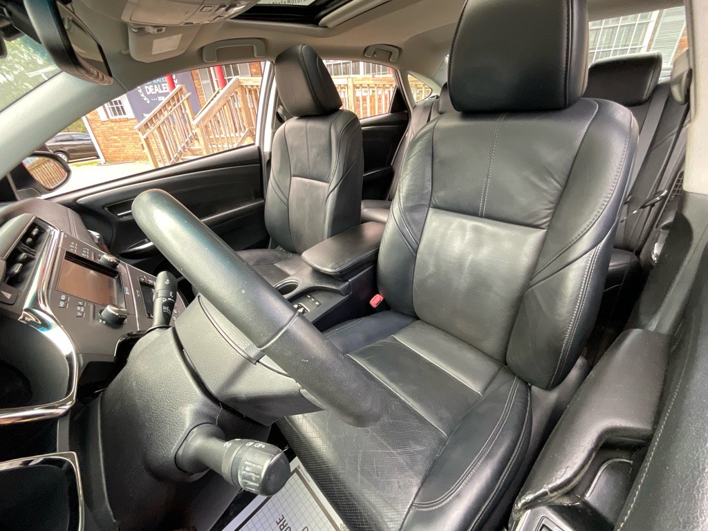 2014 Toyota Avalon Image 17