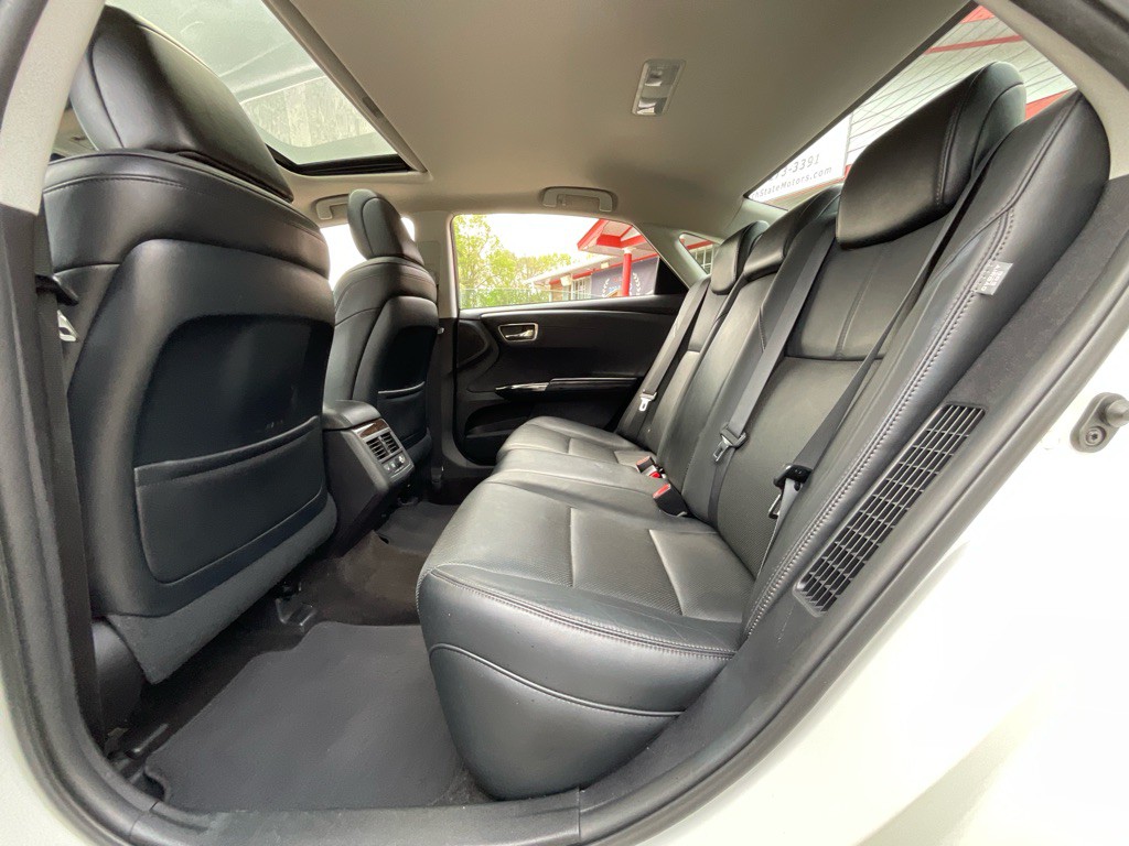 2014 Toyota Avalon Image 30