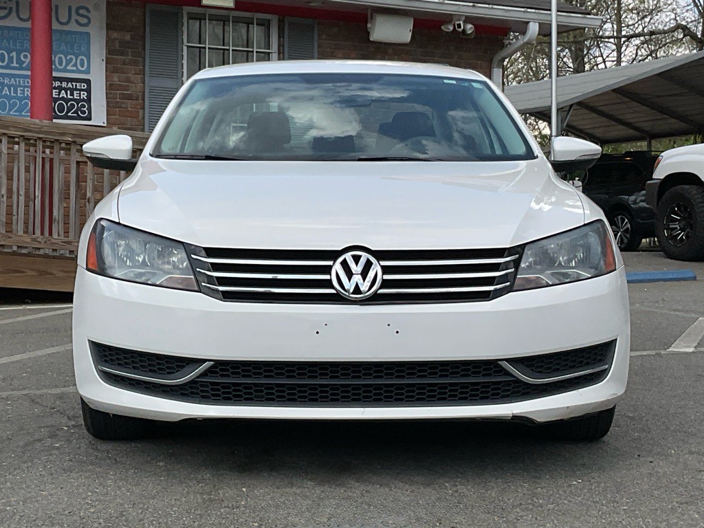 2012 Volkswagen Passat Image 2
