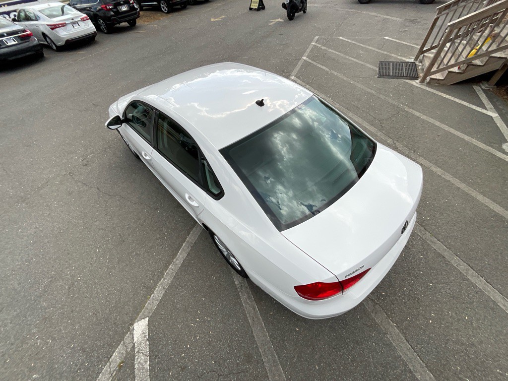 2012 Volkswagen Passat Image 10