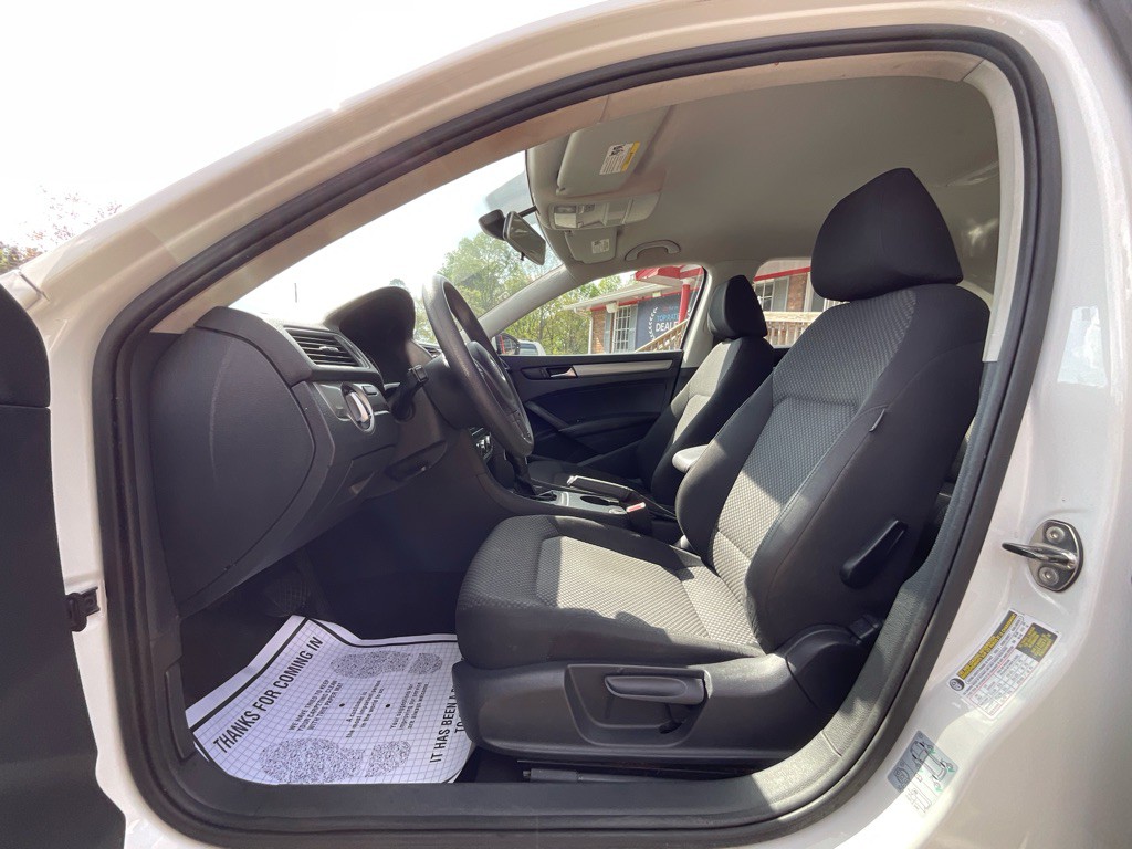 2012 Volkswagen Passat Image 13