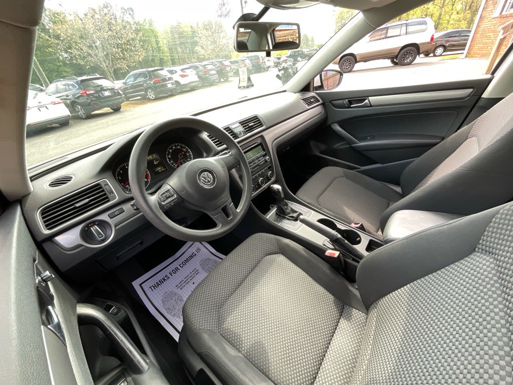 2012 Volkswagen Passat Image 14