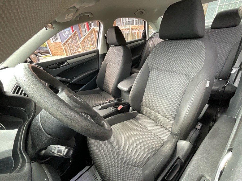 2012 Volkswagen Passat Image 15