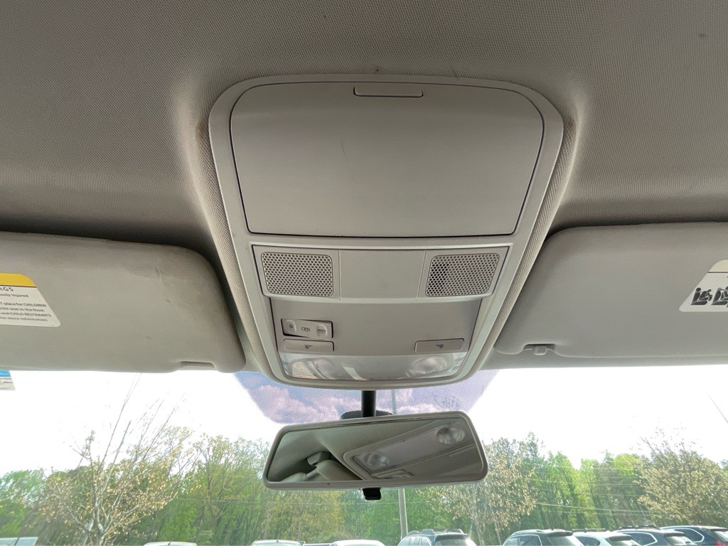 2012 Volkswagen Passat Image 24