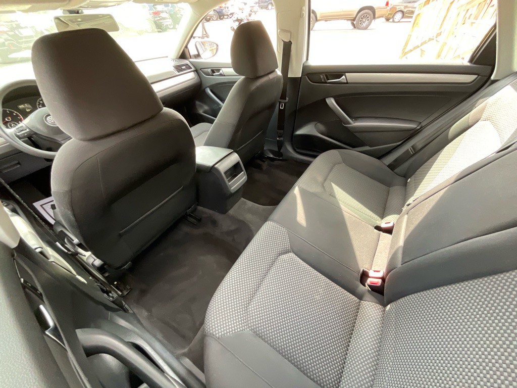 2012 Volkswagen Passat Image 26