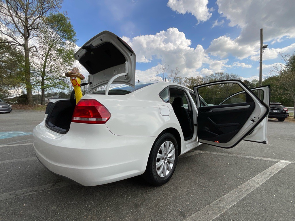 2012 Volkswagen Passat Image 32