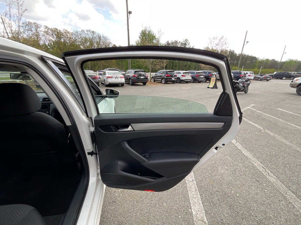 2012 Volkswagen Passat Image 40