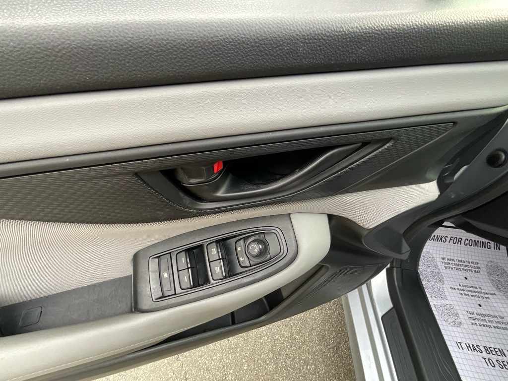 2020 Subaru Legacy Image 38