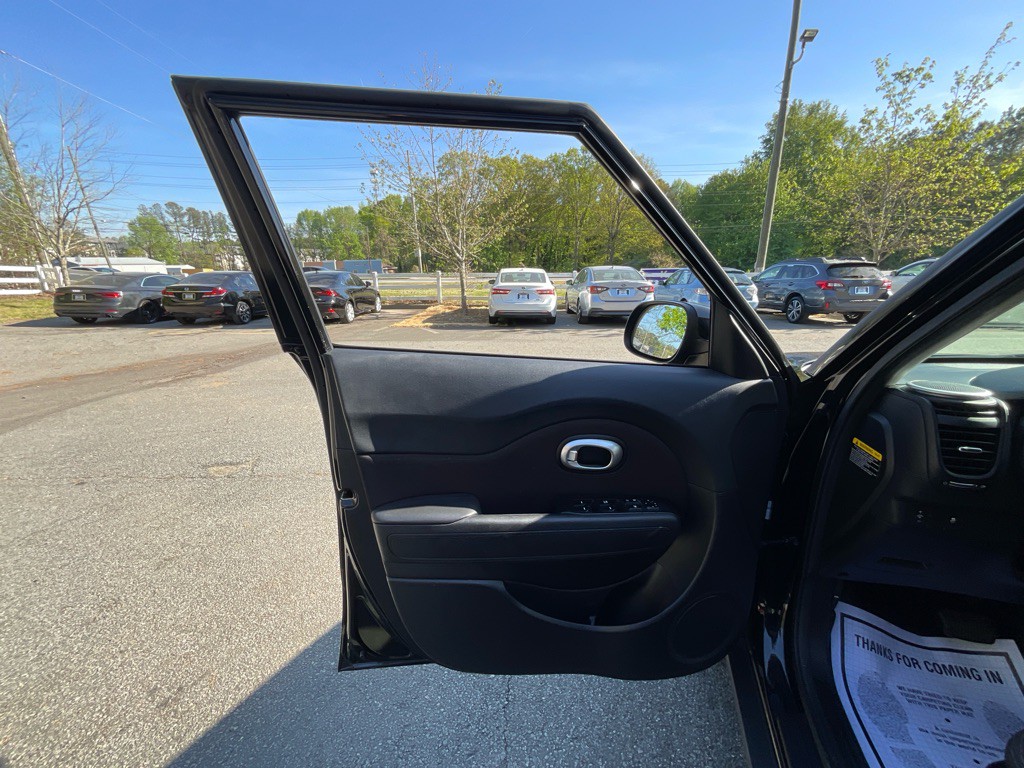 2016 Kia Soul Image 38