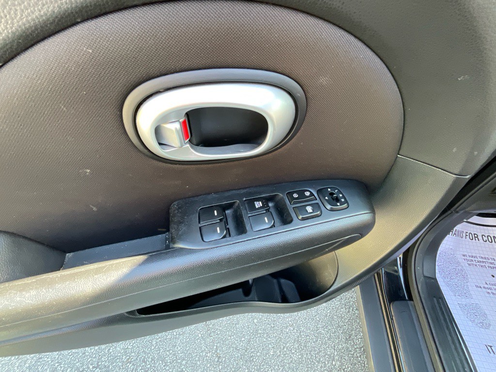 2016 Kia Soul Image 39