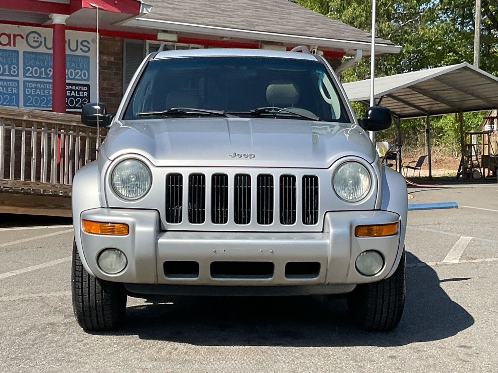 2004 Jeep Liberty Image 2