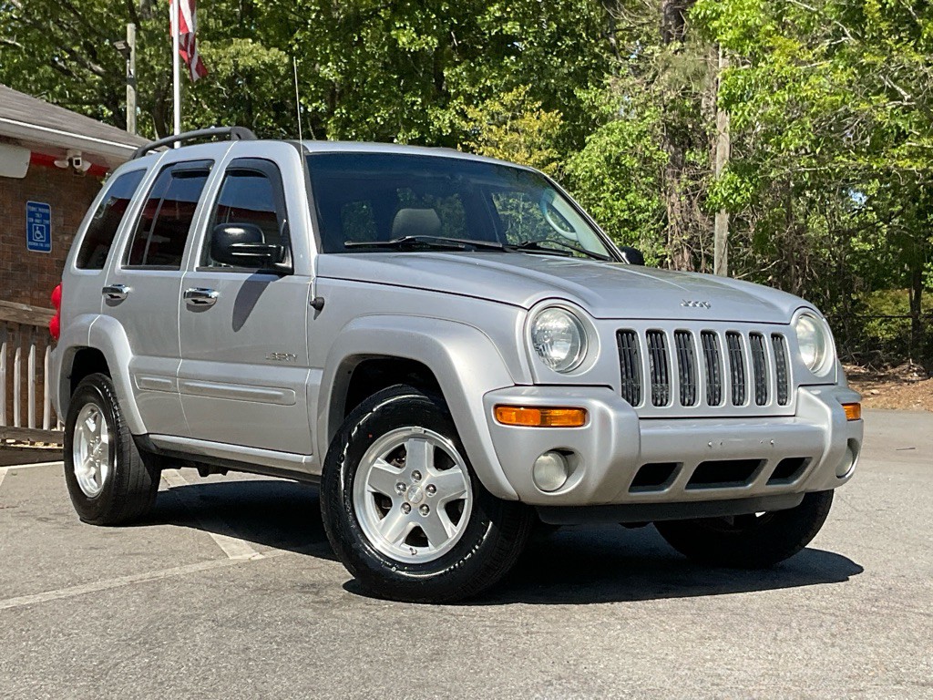 2004 Jeep Liberty Image 3