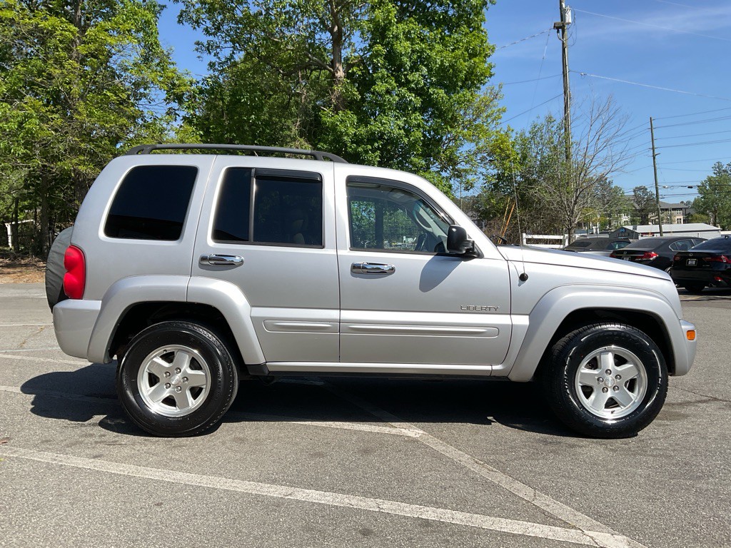 2004 Jeep Liberty Image 4