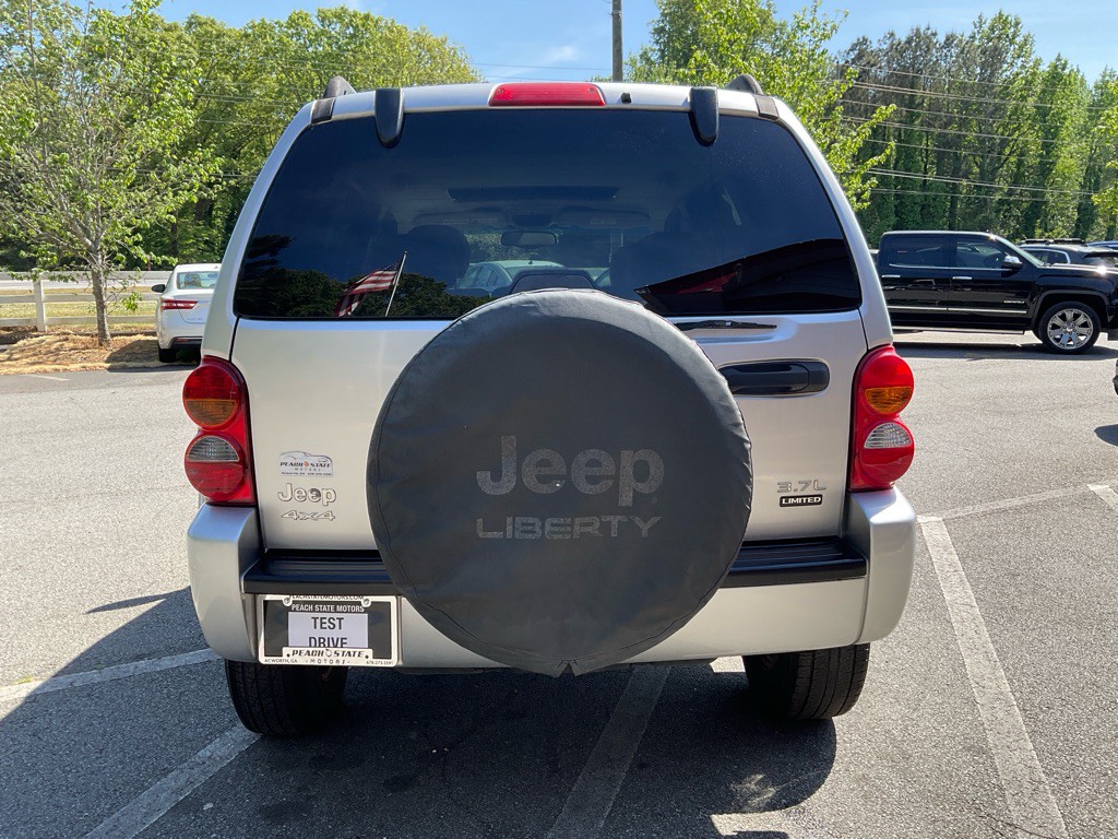 2004 Jeep Liberty Image 6