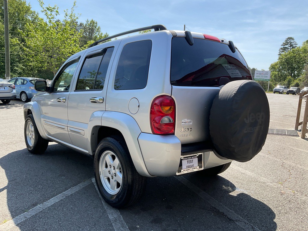 2004 Jeep Liberty Image 7