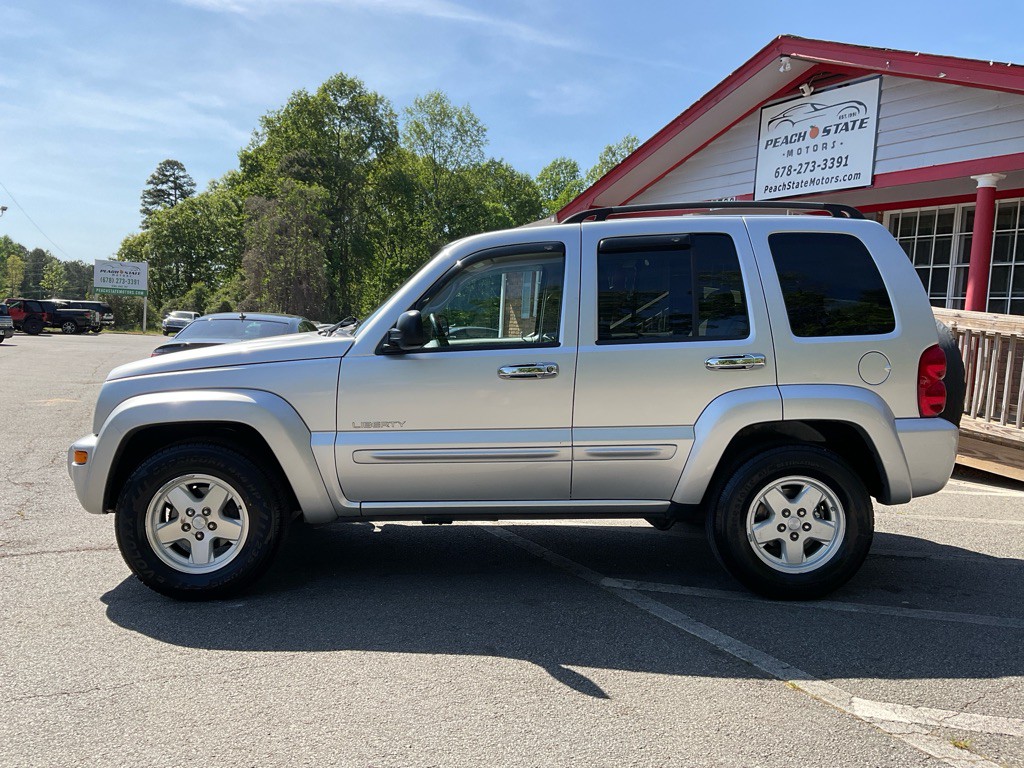 2004 Jeep Liberty Image 8