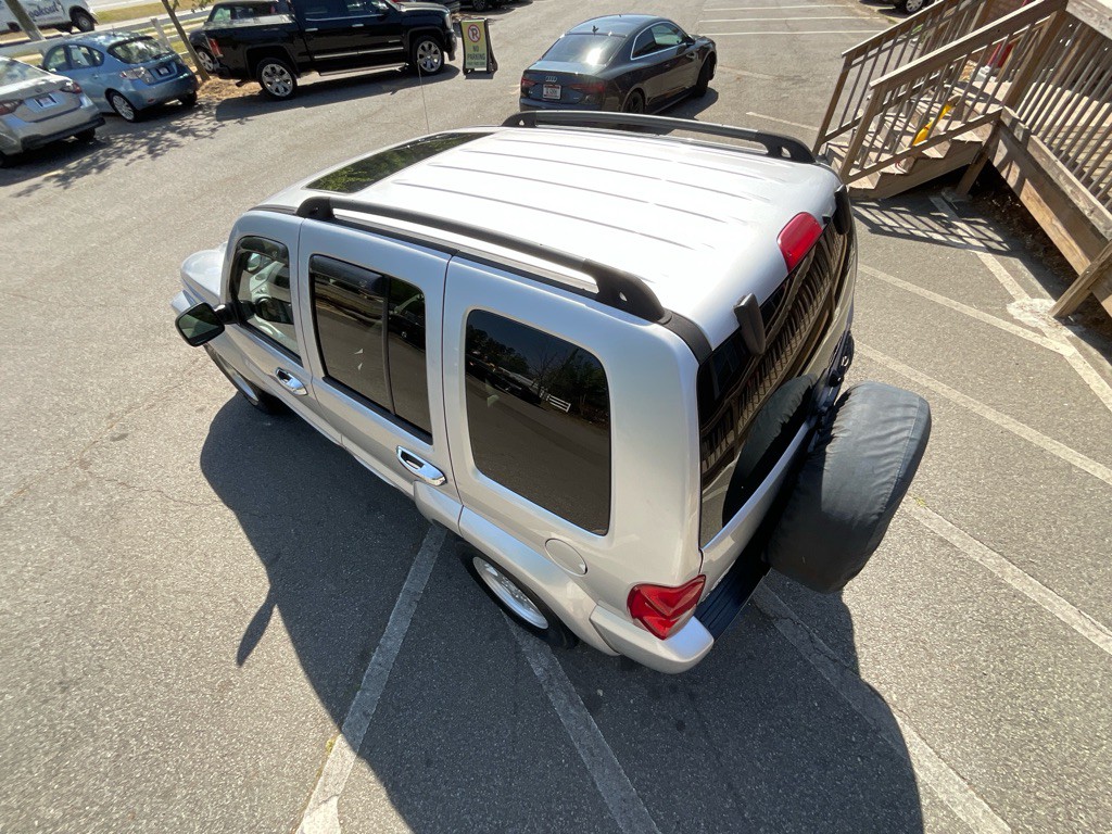 2004 Jeep Liberty Image 12