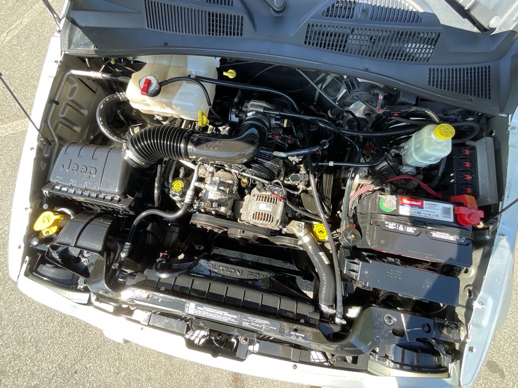2004 Jeep Liberty Image 14