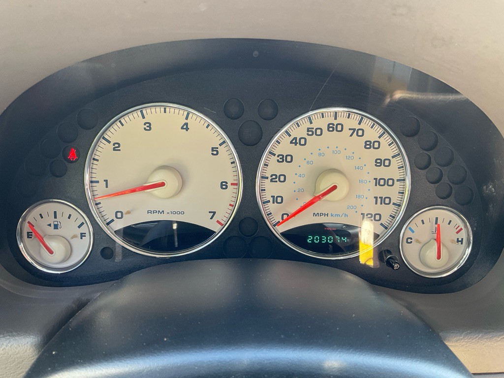 2004 Jeep Liberty Image 25