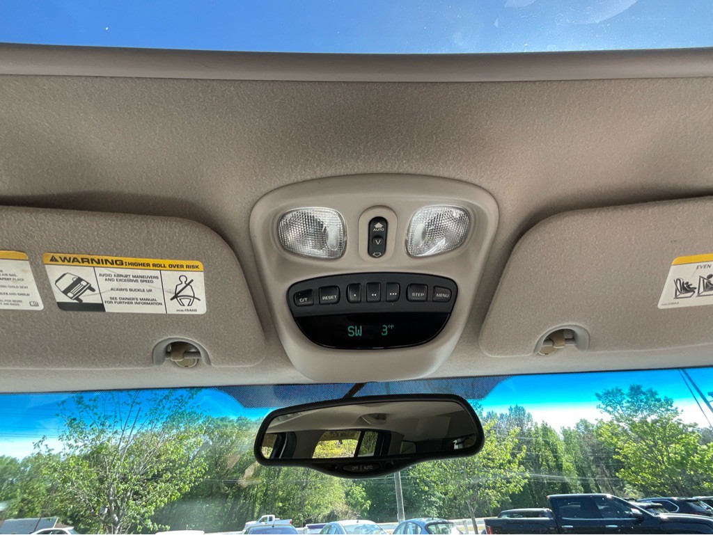 2004 Jeep Liberty Image 26