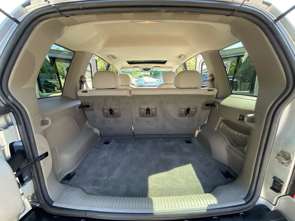 2004 Jeep Liberty Image 36